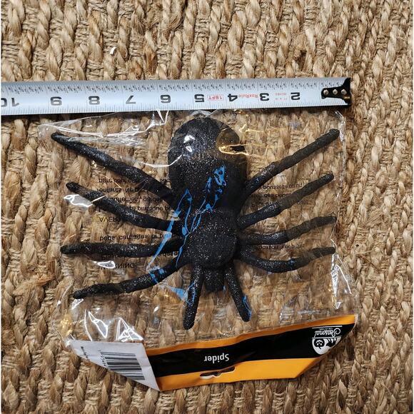 Large Tarantula Spiders Scary Halloween Prop Decor 4 Pc Arachnid NEW! - Picture 7 of 8